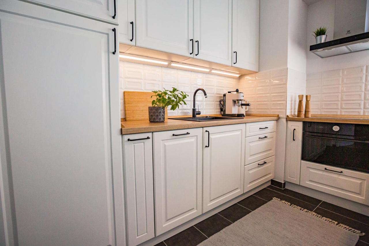 Stylish Oasis Central Apartment With Ac And Parking Budapest Eksteriør billede