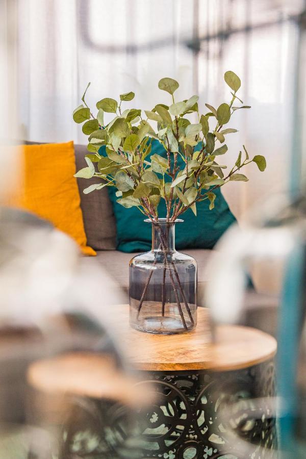 Stylish Oasis Central Apartment With Ac And Parking Budapest Eksteriør billede