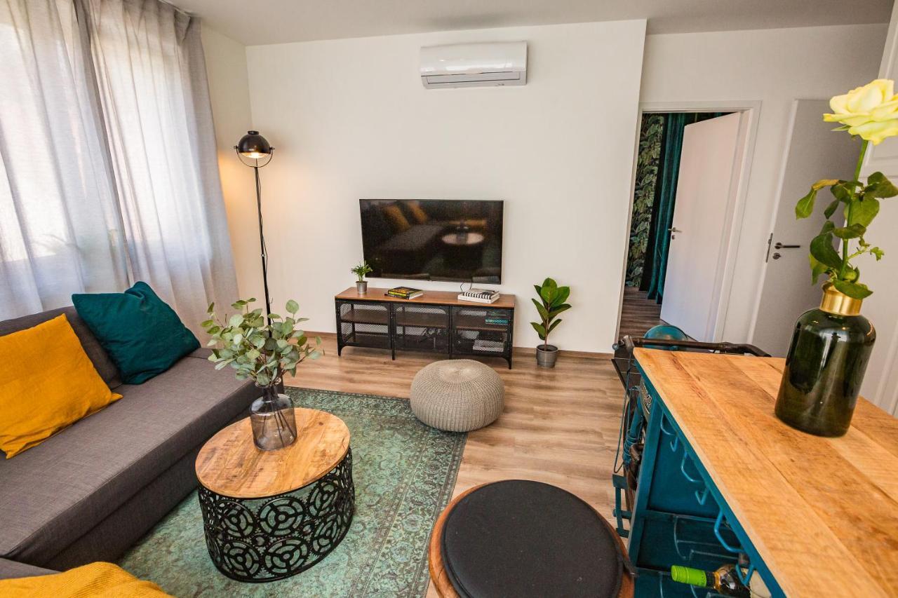 Stylish Oasis Central Apartment With Ac And Parking Budapest Eksteriør billede