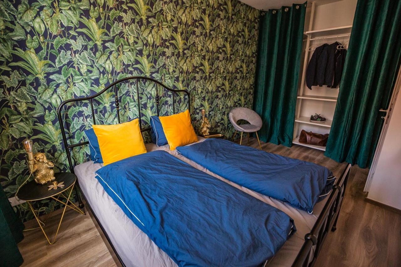 Stylish Oasis Central Apartment With Ac And Parking Budapest Eksteriør billede